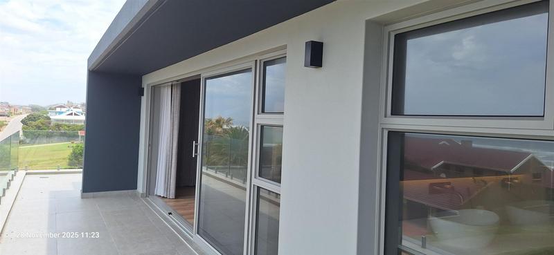 5 Bedroom Property for Sale in Outeniqua Strand Western Cape